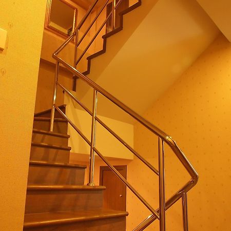 499 Hotel Ratchadapisek Банкок Екстериор снимка